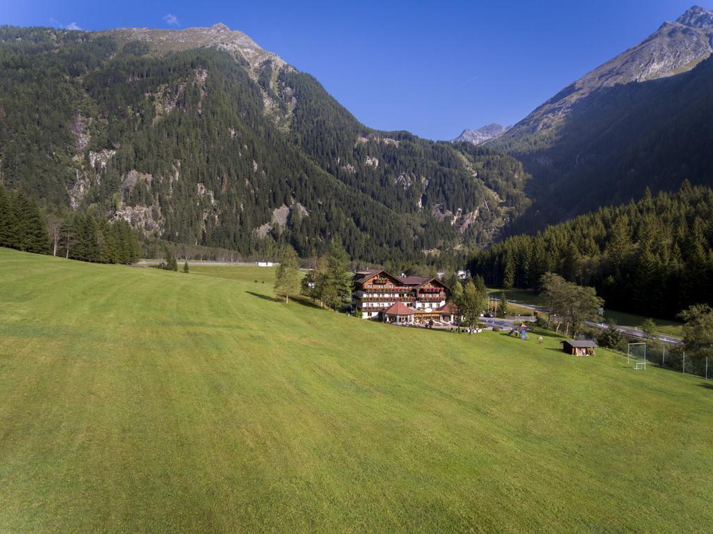 Alpenhotel Badmeister Flattach Exterior photo
